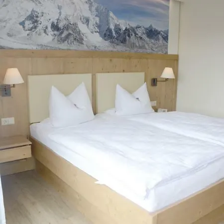 Bayrischer Hof Hotel